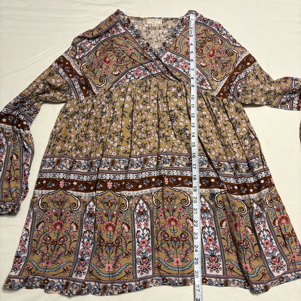 Hayden Tan Paisley Floral Flowy Boho Top V-Neck Long Sleeve Tunic - Picture 3 of 7